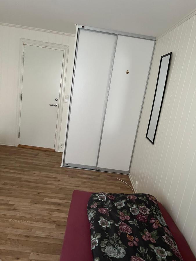 Bedroom In City Centre, No Shower Available Олесунн Экстерьер фото